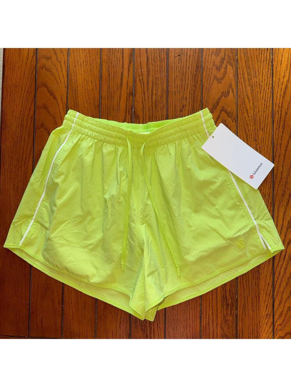 Lululemon Court Rival Short High Rise 3” Perforated, Sour Grape Size 4 NWT